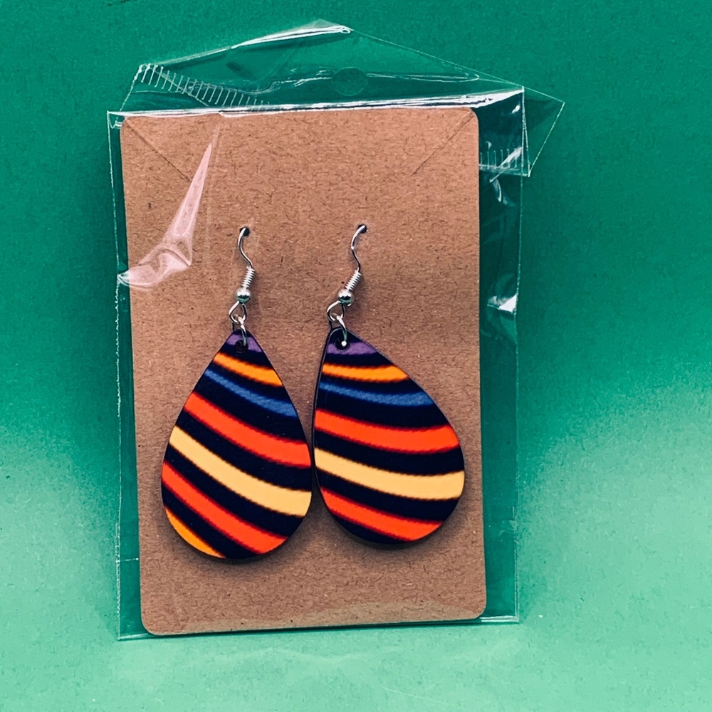 Earrings - Picture 15 of 16
